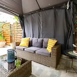 Colosseum Garden Apartment *