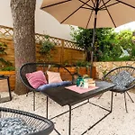 Colosseum Garden Apartment