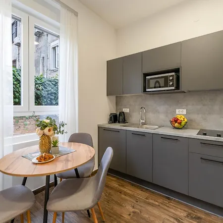 Colosseum Garden * بولا