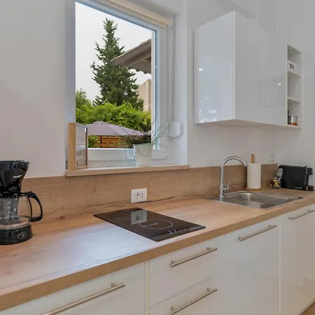 Apartman Colosseum Garden *