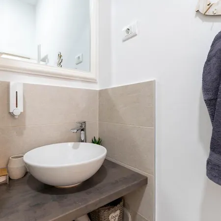 Colosseum Garden بولا