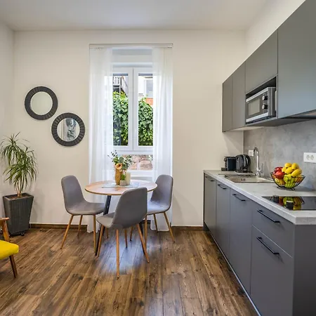 Apartment Colosseum Garden