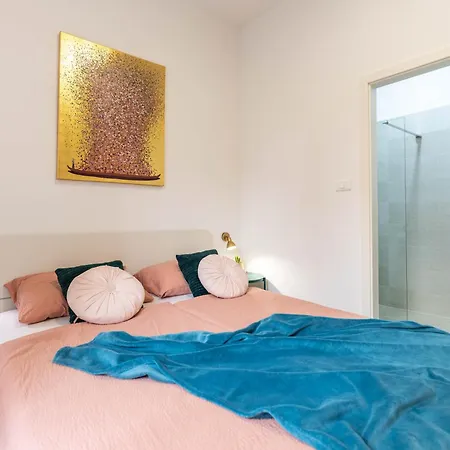 Colosseum Garden شقة بولا