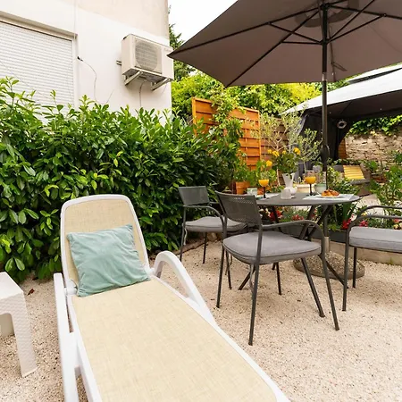 Colosseum Garden شقة بولا