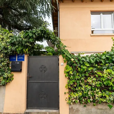 Colosseum Garden Apartment *