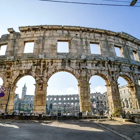 Colosseum Garden