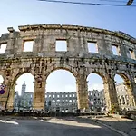 Colosseum Garden