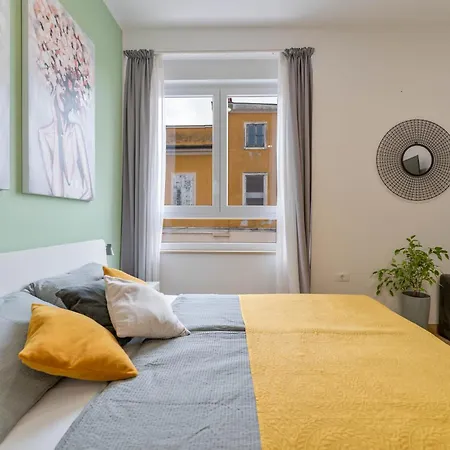 Colosseum Garden Apartment *